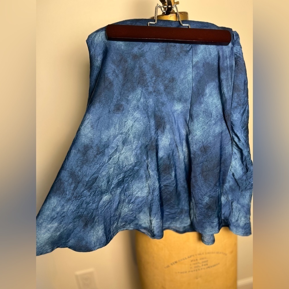 Free People blue mini tie dye skirt side zipper size 2
